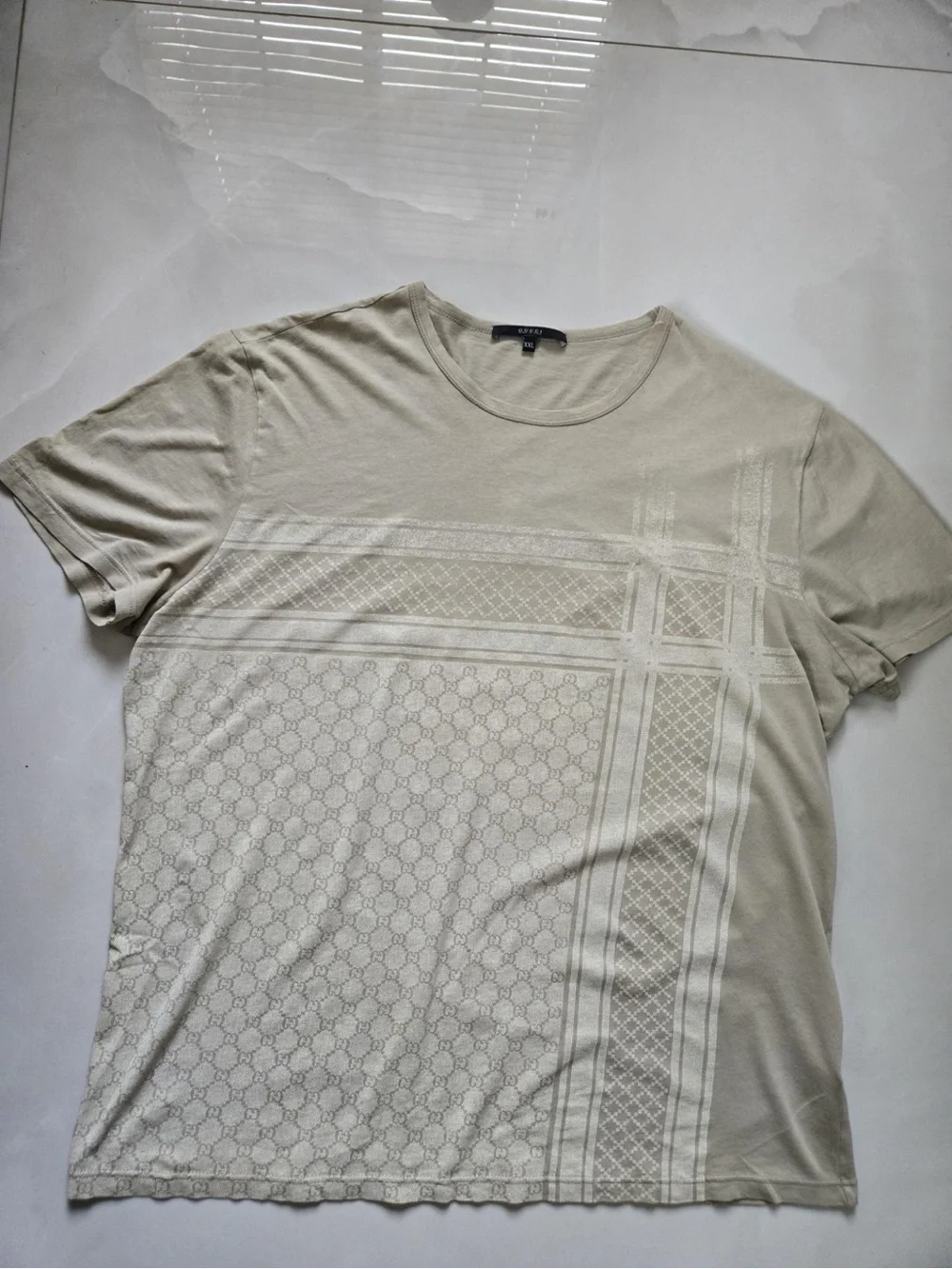 Gucci Men's Cream Short Sleeve Logo-Pattern Tee with Tonal Stripes